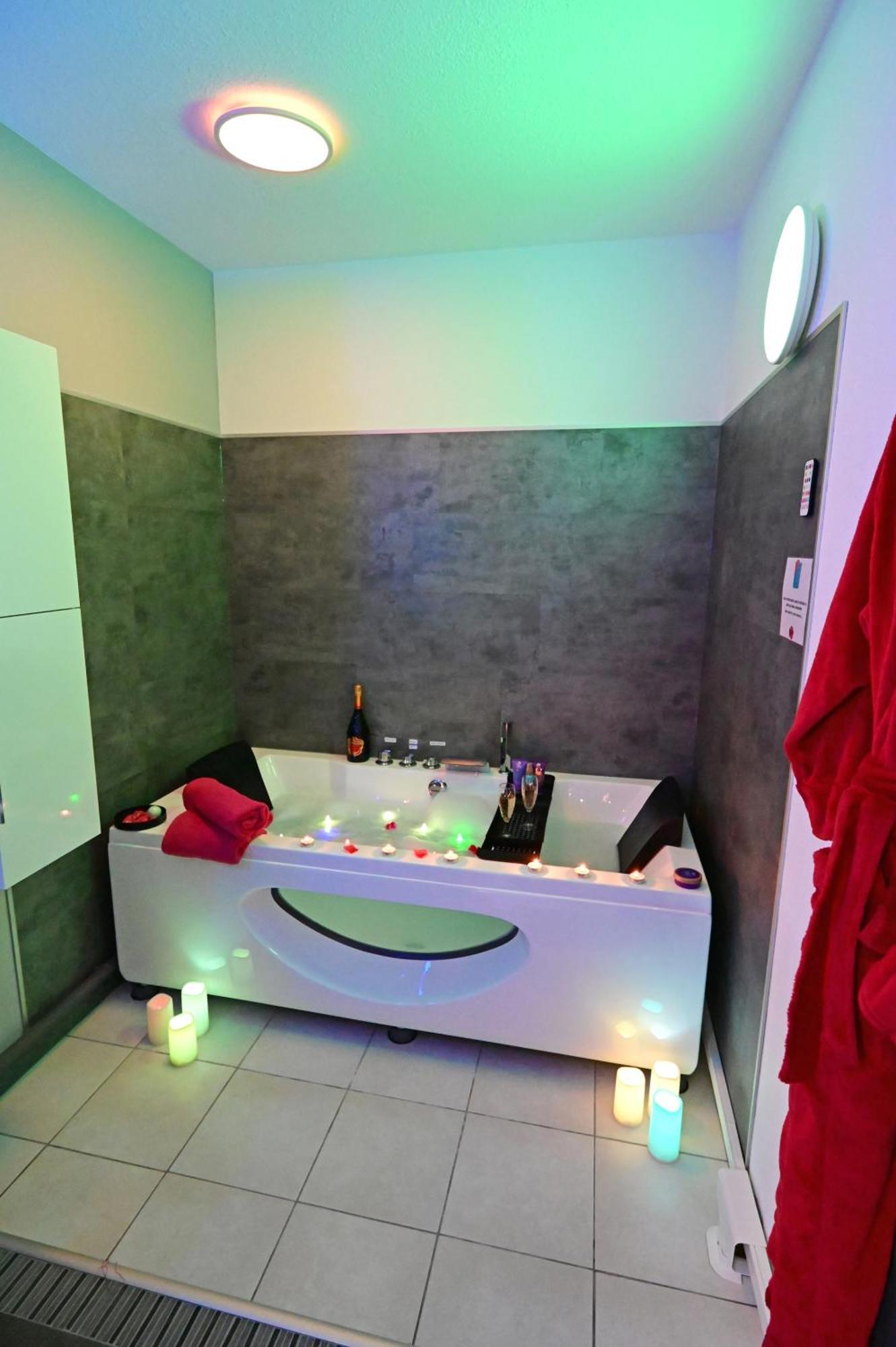 Love Room A Deux Pas De L'Ocean Avec Hammam, Sauna Et Bain A 2 :-) Biscarrosse Kültér fotó