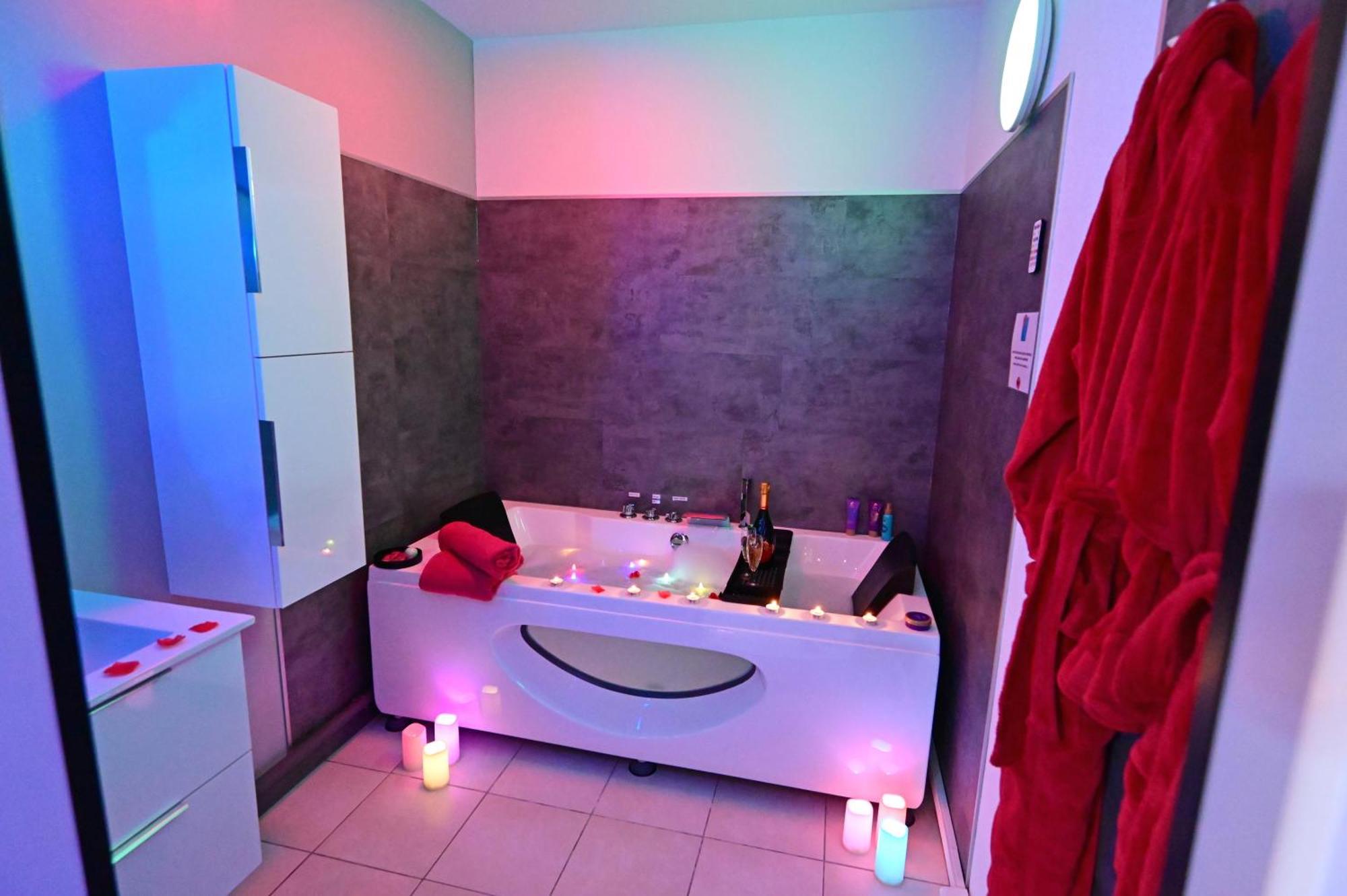 Love Room A Deux Pas De L'Ocean Avec Hammam, Sauna Et Bain A 2 :-) Biscarrosse Kültér fotó